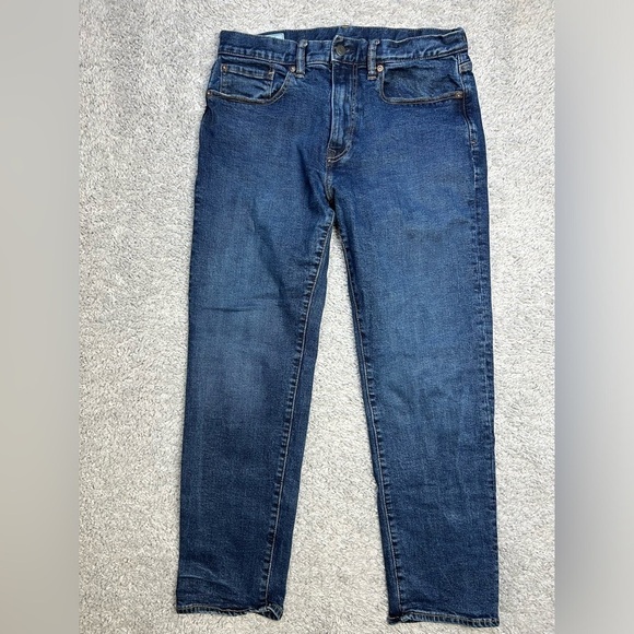 Gap Jeans Mens 32 x 30 Straight Dark Wash Classic Denim Casual Basic - Picture 1 of 3
